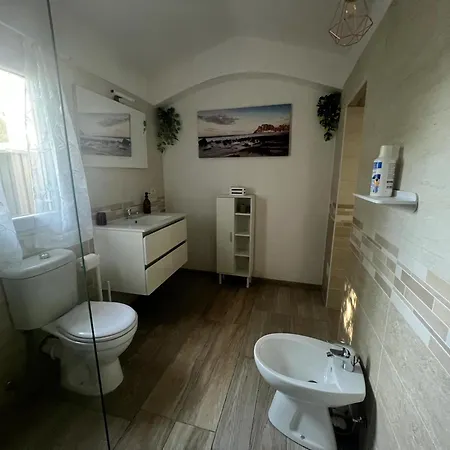 Bed and Breakfast Blossom View Room, Hideaway Haven SantʼAnna Arresi